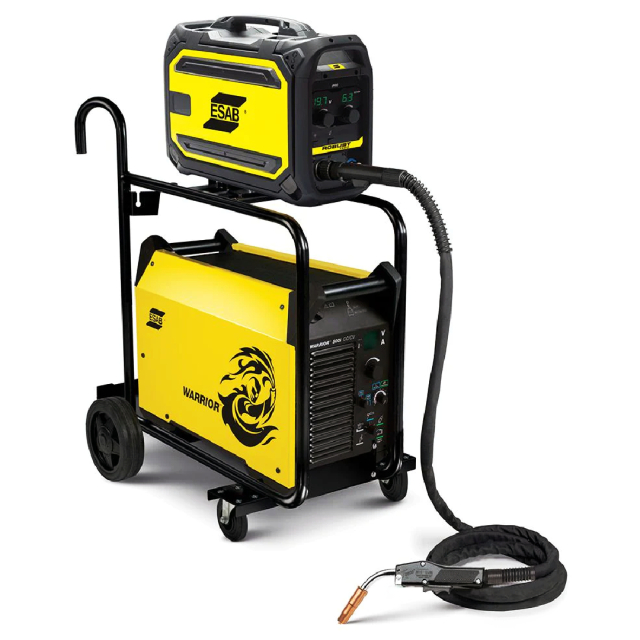 MAQUINA DE SOLDAR MULTIPROCESO ESAB WARRIOR 500I CON ALIMENTADOR WARRIOR FEED 404HD, ANTORCHA Y UNIDAD MULTIVOLTAJE INCLUIDO, 208/220/380/440/575V